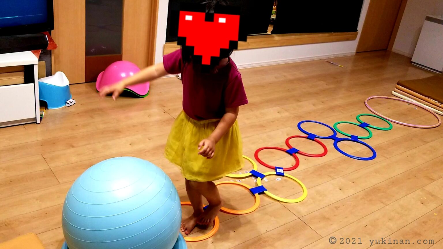 子供と家でできる遊びと運動のレシピ！おすすめ室内遊具でサーキット遊びも可能！｜三児ママの楽しい子育てDIY